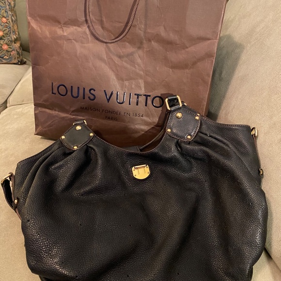 Louis Vuitton Mahina Leather Large Hobo Bag - Picture 10 of 11